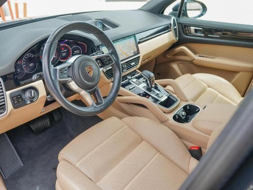 2021 Porsche Cayenne Base