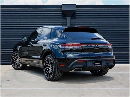 2025 Porsche Macan Base