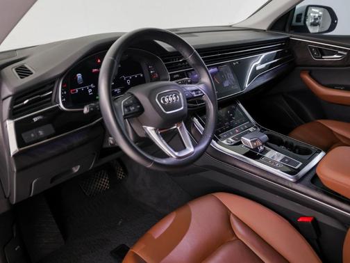 2022 Audi Q8 55 Premium
