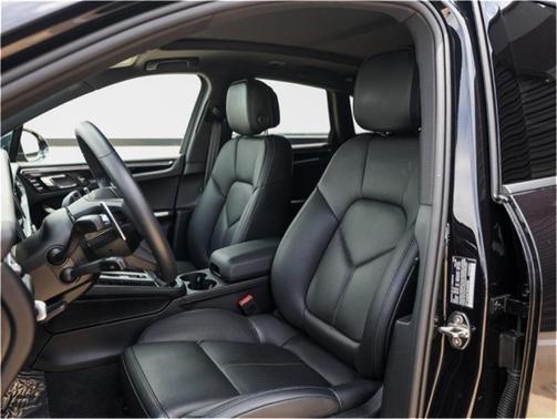 2025 Porsche Macan T