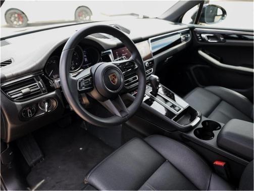 2025 Porsche Macan T