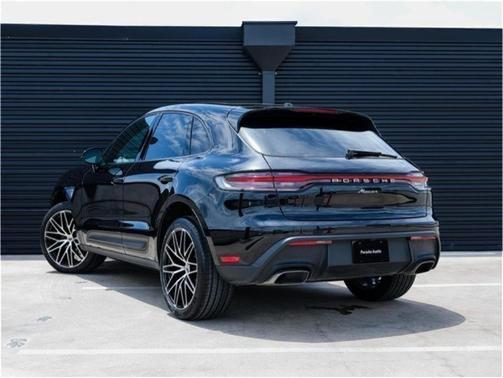 2025 Porsche Macan T