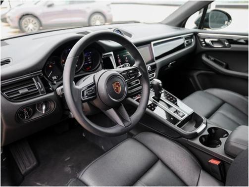 2025 Porsche Macan T