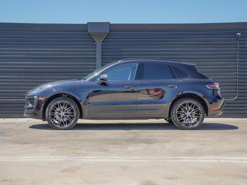 2022 Porsche Macan Base
