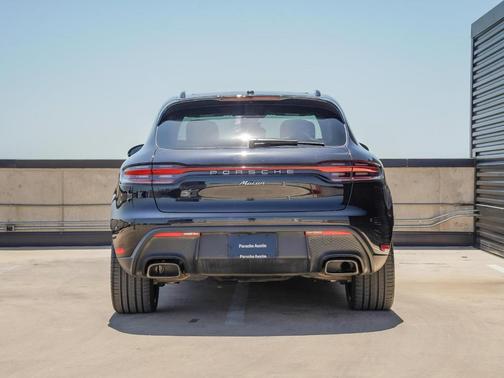 2022 Porsche Macan Base