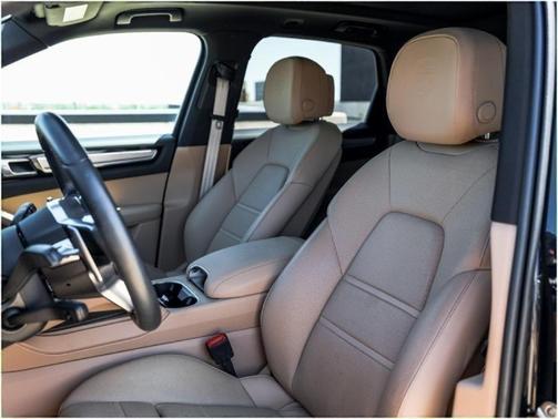 2022 Porsche Cayenne Platinum Edition