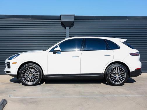 2023 Porsche Cayenne Platinum Edition