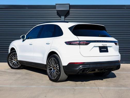 2023 Porsche Cayenne Platinum Edition