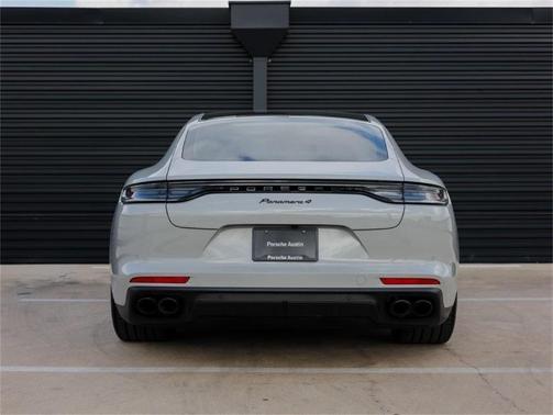 2022 Porsche Panamera 4 Platinum Edition