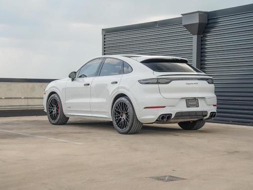2023 Porsche Cayenne GTS