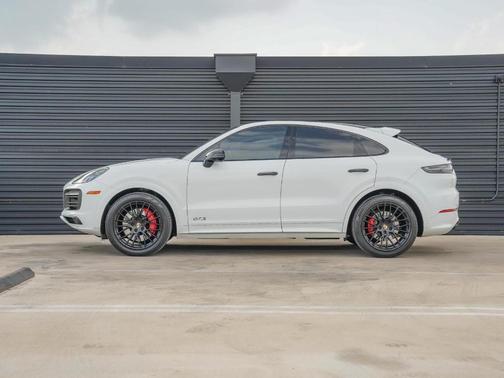2023 Porsche Cayenne GTS