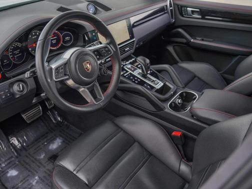 2023 Porsche Cayenne GTS