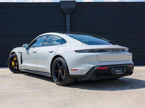 2021 Porsche Taycan Turbo S