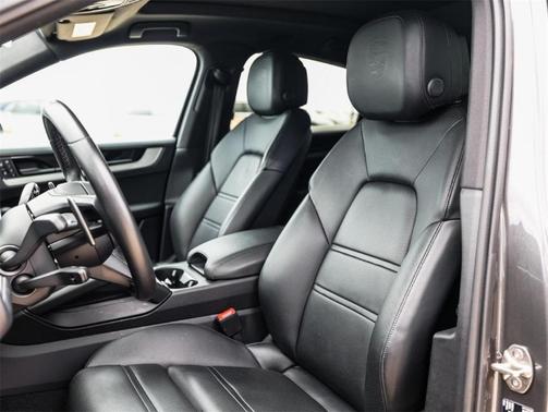 2024 Porsche Cayenne AWD