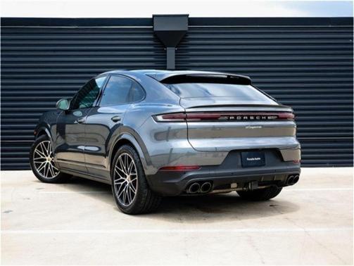 2024 Porsche Cayenne AWD