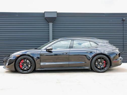 2024 Porsche Taycan GTS