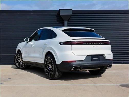 2025 Porsche Cayenne AWD