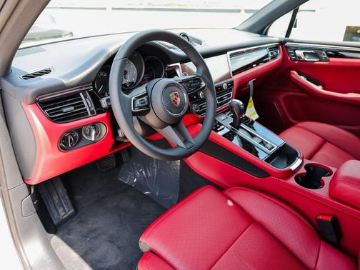 2025 Porsche Macan S