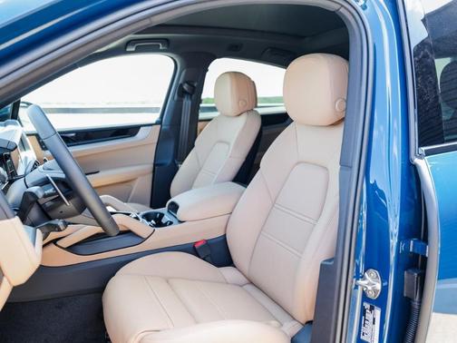 2026 Porsche Cayenne AWD