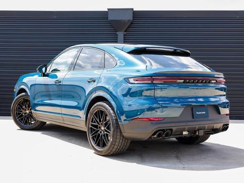 2026 Porsche Cayenne AWD