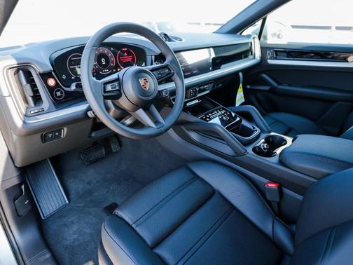 2025 Porsche Cayenne AWD