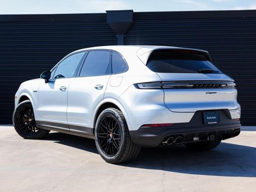 2026 Porsche Cayenne AWD