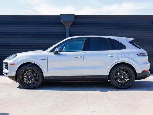 2026 Porsche Cayenne AWD