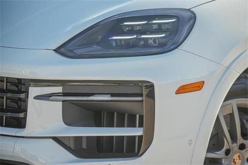 2025 Porsche Cayenne Base