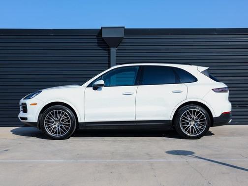 2023 Porsche Cayenne Base (Tiptronic)