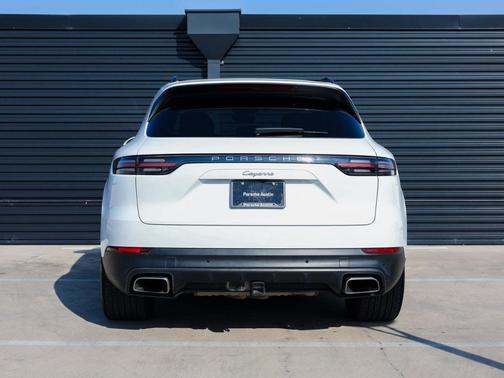 2023 Porsche Cayenne Base (Tiptronic)