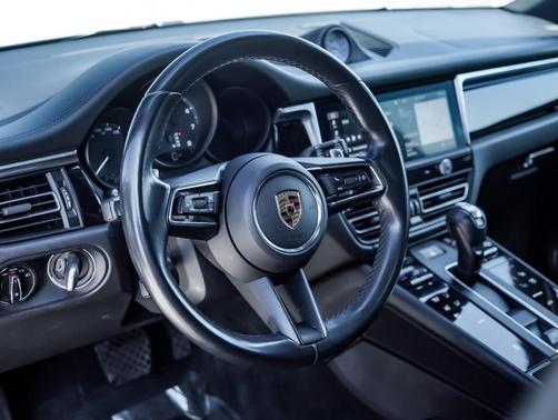 2022 Porsche Macan Base