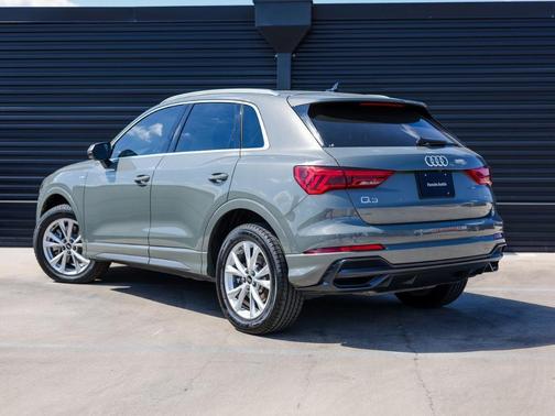 2022 Audi Q3 45 S line Premium