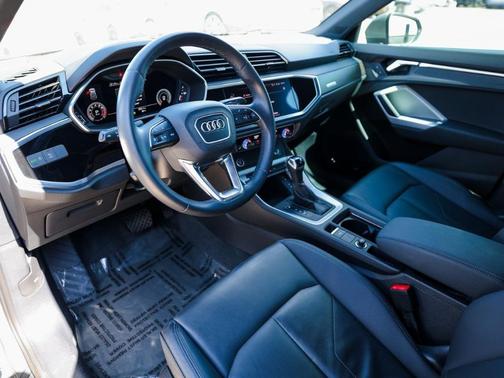 2022 Audi Q3 45 S line Premium