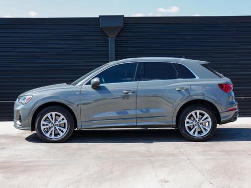2022 Audi Q3 45 S line Premium