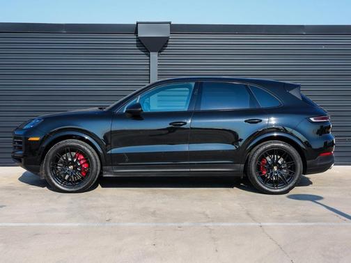 2024 Porsche Cayenne S