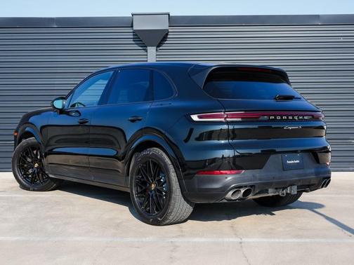2024 Porsche Cayenne S