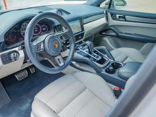 2022 Porsche Cayenne E-Hybrid Coupe Turbo S