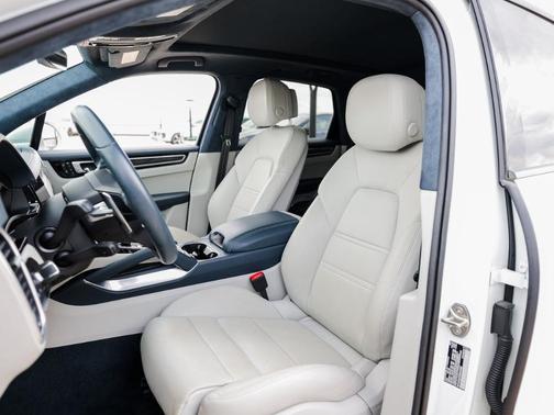 2022 Porsche Cayenne Turbo