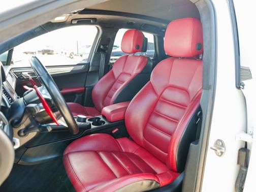 2018 Porsche Macan Turbo