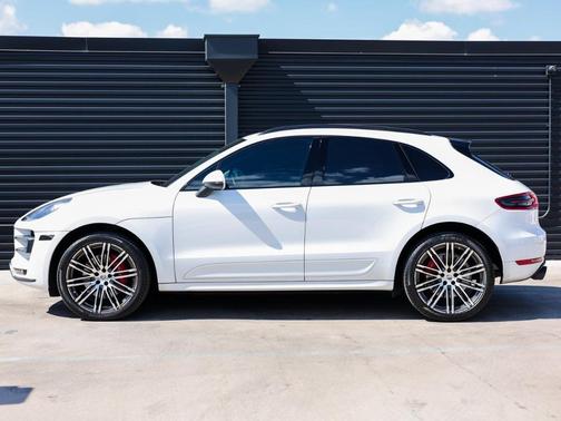 2018 Porsche Macan Turbo