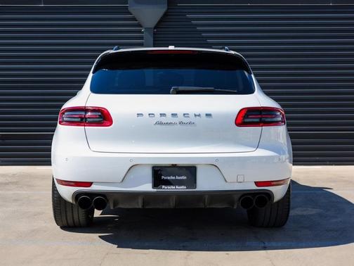 2018 Porsche Macan Turbo