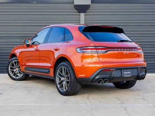 2022 Porsche Macan Base