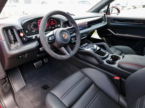 2026 Porsche Cayenne GTS