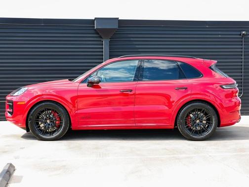 2026 Porsche Cayenne GTS