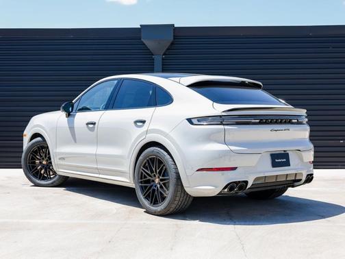 2026 Porsche Cayenne GTS