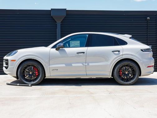 2026 Porsche Cayenne GTS