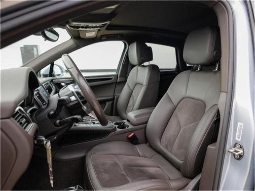 2017 Porsche Macan Base