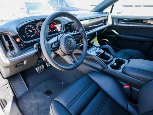 2025 Porsche Cayenne Turbo