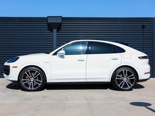 2025 Porsche Cayenne Turbo