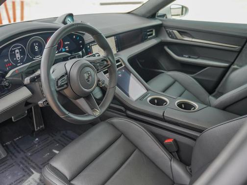 2025 Porsche Taycan Turbo